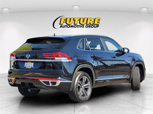 Used 2020 Volkswagen Atlas Cross Sport SE w/ Panoramic Sunroof Package image 4