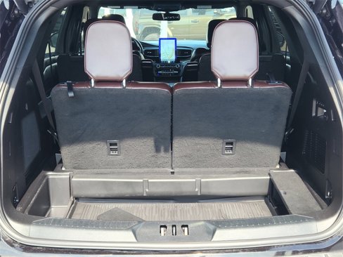 Used 2020 Ford Explorer Platinum w/ Premium Technology Package image 18