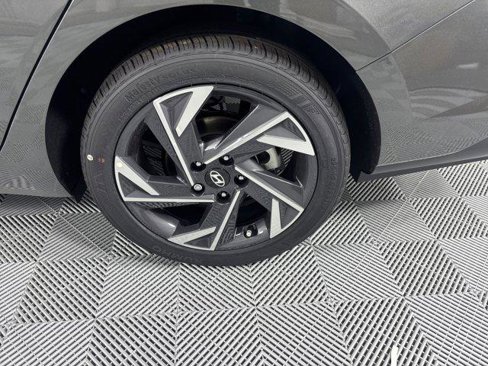 New 2025 Hyundai Elantra Sport image 11