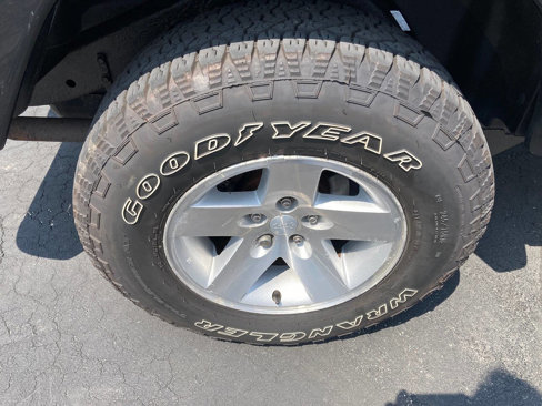 Used 2005 Jeep Wrangler Unlimited image 24