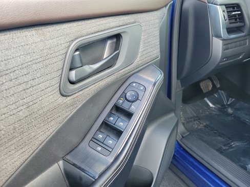 Certified 2021 Nissan Rogue S image 18
