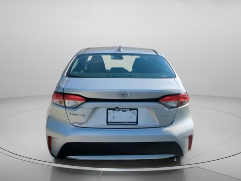 Used 2021 Toyota Corolla LE image 24