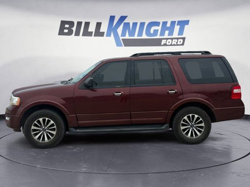 Used 2015 Ford Expedition XLT image 2