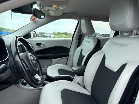 Used 2018 Jeep Compass Latitude w/ Popular Equipment Group image 15