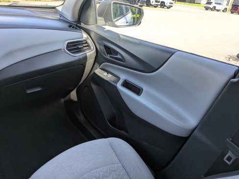 Used 2022 Chevrolet Equinox LS image 17