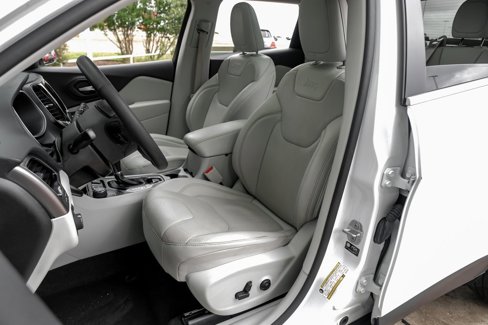 Used 2021 Jeep Cherokee Limited image 8