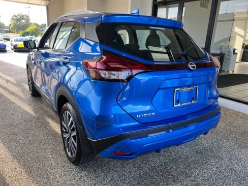 Used 2023 Nissan Kicks SV image 4