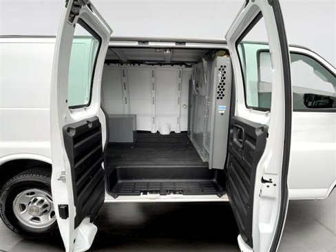 Used 2012 Chevrolet Express 2500 w/ Cold Climate Package image 19