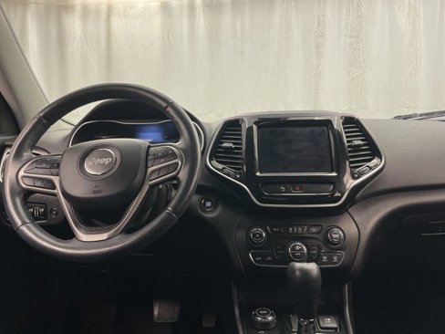 Used 2019 Jeep Cherokee Limited image 16