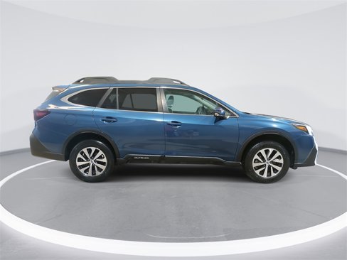 Used 2020 Subaru Outback Premium image 4