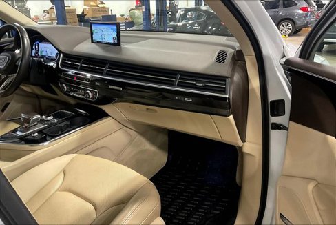 Used 2018 Audi Q7 3.0T Prestige image 16