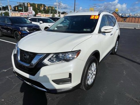 Used 2020 Nissan Rogue SV image 3
