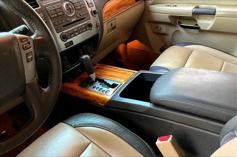 Used 2014 Nissan Armada Platinum w/ Platinum Reserve Package image 16