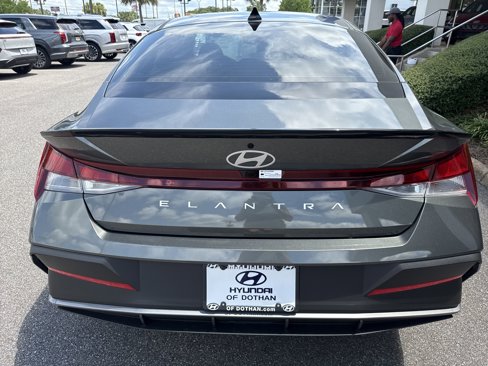 New 2025 Hyundai Elantra Sport image 3