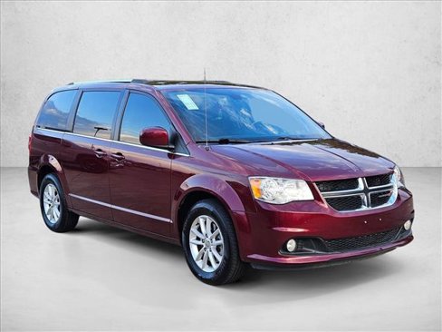 Used 2019 Dodge Grand Caravan SXT image 3
