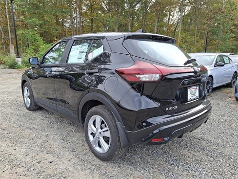 New 2025 Nissan Kicks S image 3