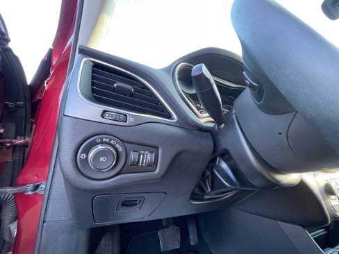 Used 2020 Jeep Cherokee Latitude Plus image 20