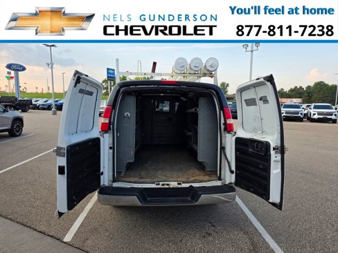 Used 2016 Chevrolet Express 3500 image 11