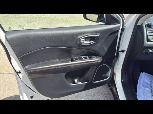 Used 2021 Jeep Compass Limited image 7