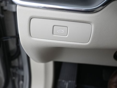 New 2025 Volvo XC60 B5 Core image 15