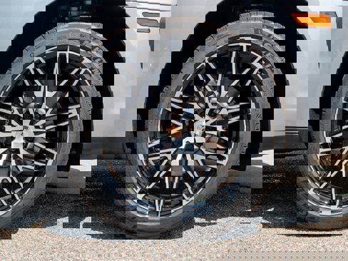 New 2025 Porsche Macan image 14