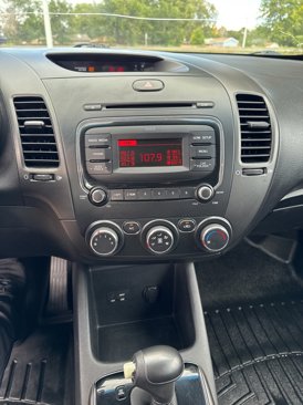 Used 2017 Kia Forte LX image 8