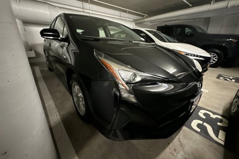 Used 2016 Toyota Prius Three image 2