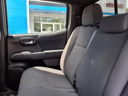 Used 2019 Toyota Tacoma TRD Off-Road image 32