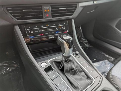 New 2025 Volkswagen Jetta SE image 17