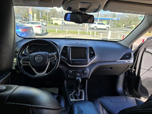 Used 2017 Jeep Cherokee Limited image 13