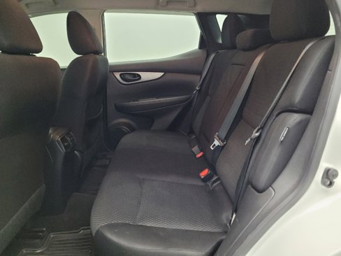 Used 2020 Nissan Rogue Sport S image 18
