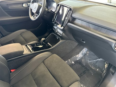 Certified 2023 Volvo XC40 Recharge Ultimate image 15