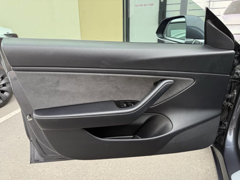 Used 2018 Tesla Model 3 Mid Range image 18