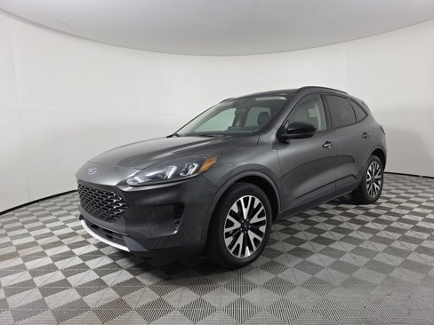 Used 2020 Ford Escape SE Sport image 3