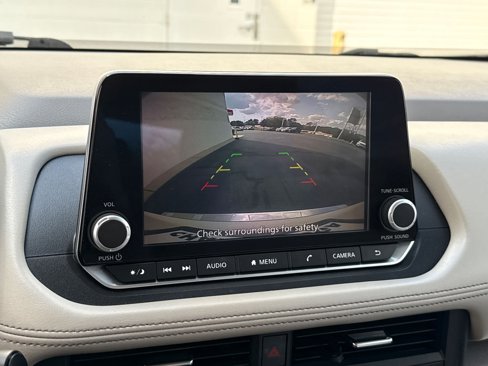 Used 2023 Nissan Rogue SV image 31