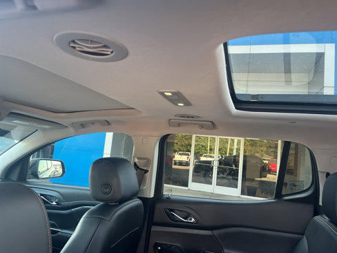 Used 2021 GMC Acadia AT4 w/ Technology Package image 9