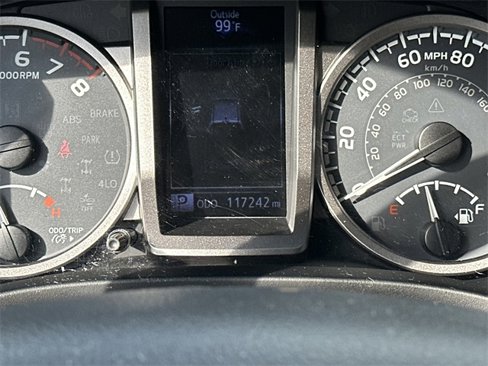 Used 2019 Toyota Tacoma SR5 image 29