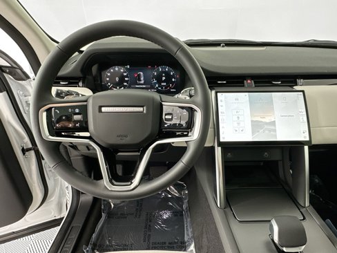 Used 2025 Land Rover Discovery Sport S image 11