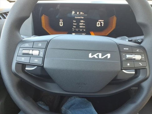 New 2025 Kia K4 LX image 23