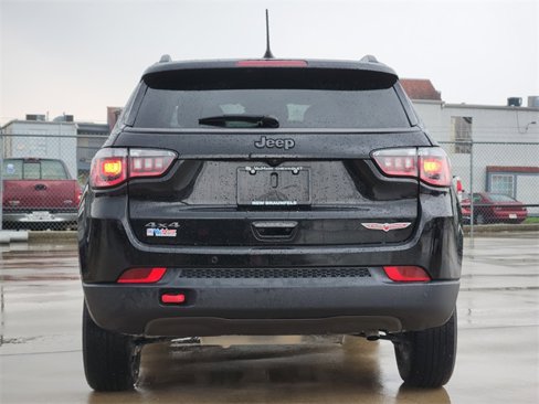 Used 2021 Jeep Compass Trailhawk image 6