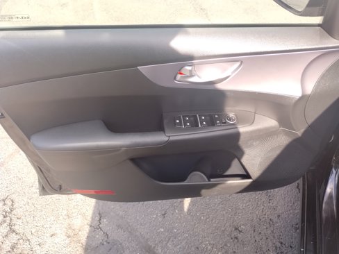 Used 2022 Kia Forte LXS image 10