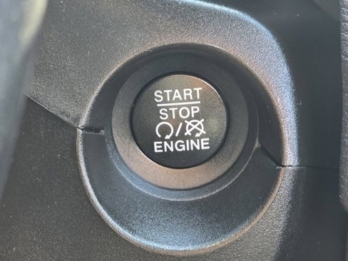 Used 2020 Jeep Compass Latitude w/ Cold Weather Group image 12