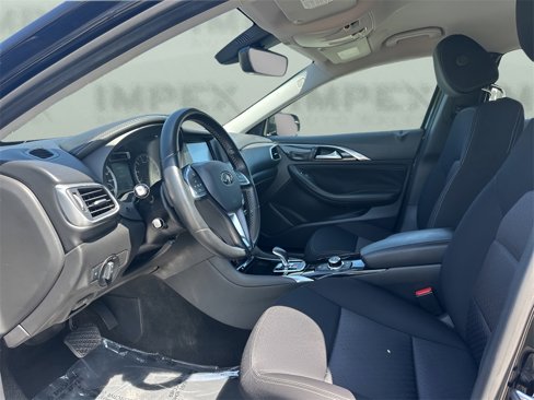 Used 2019 INFINITI QX30 image 9