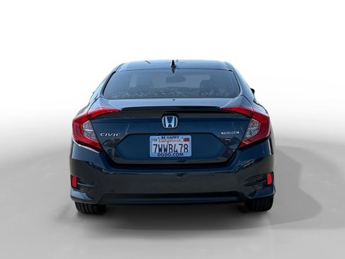 Used 2017 Honda Civic Touring image 4