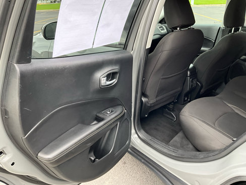 Used 2021 Jeep Compass Sport image 7