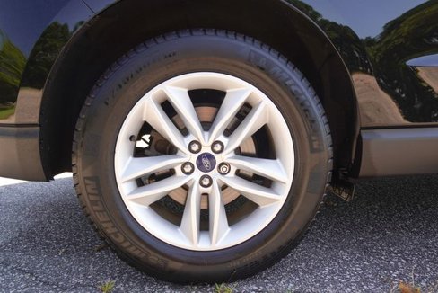 Used 2017 Ford Edge SEL image 38