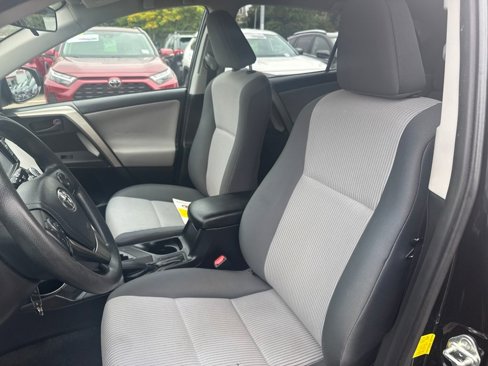 Used 2015 Toyota RAV4 LE image 15