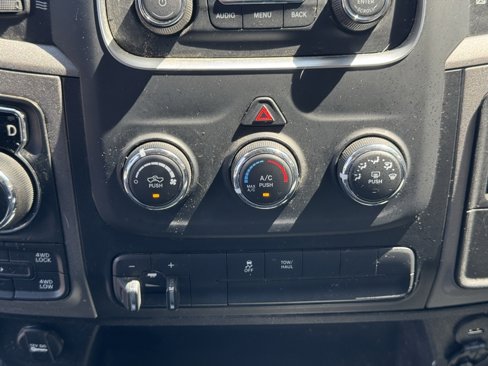 Used 2020 RAM 1500 Tradesman w/ Chrome Appearance Group image 27