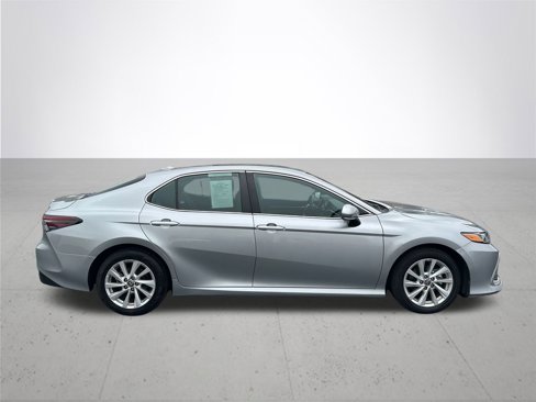 Used 2023 Toyota Camry LE image 6