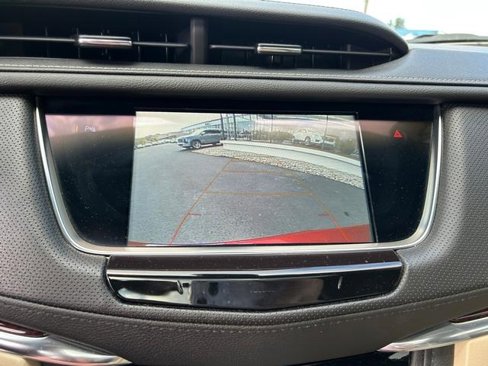 Used 2018 Cadillac XT5 Luxury w/ Driver Awareness Package image 15